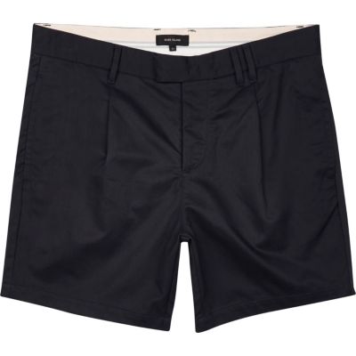 Navy pleated bermuda shorts